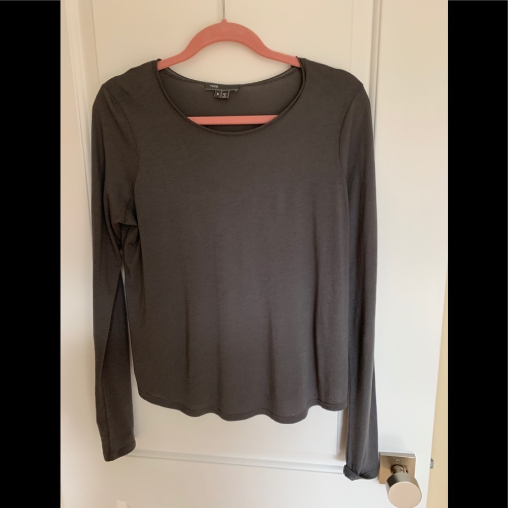Vince tee. Size M. Never worn. Without tags.